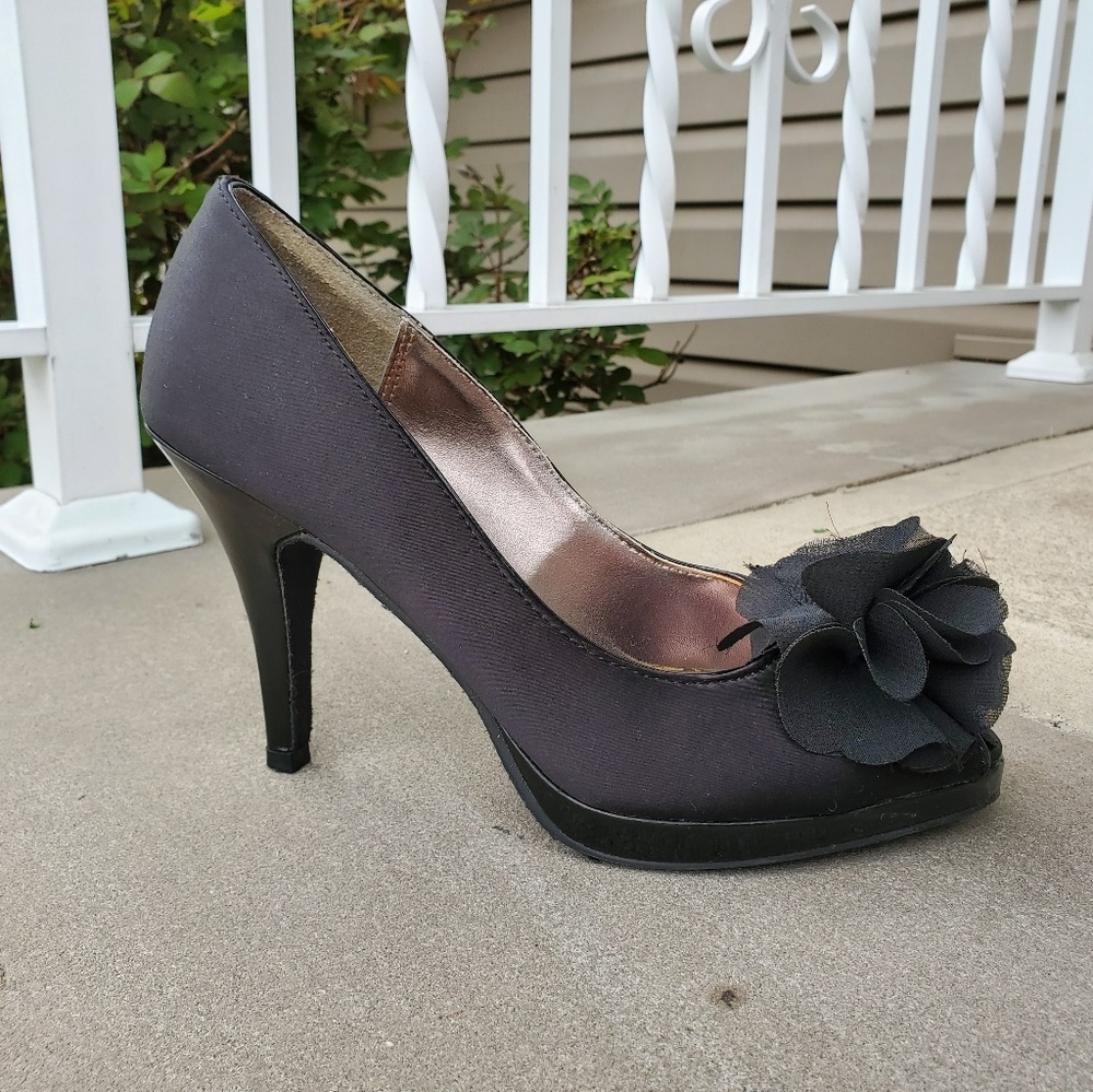 Unlisted peep toe heels